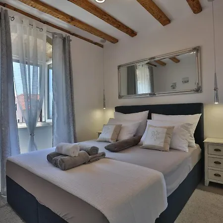 Angela With Old Town View Διαμέρισμα Σπλιτ