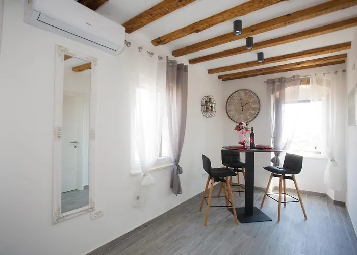 아파트 Angela With Old Town View 스플리트