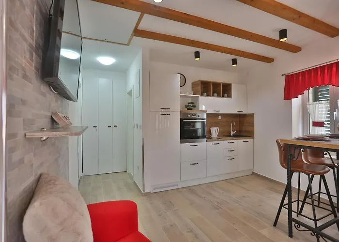 Angela With Old Town View 아파트 *